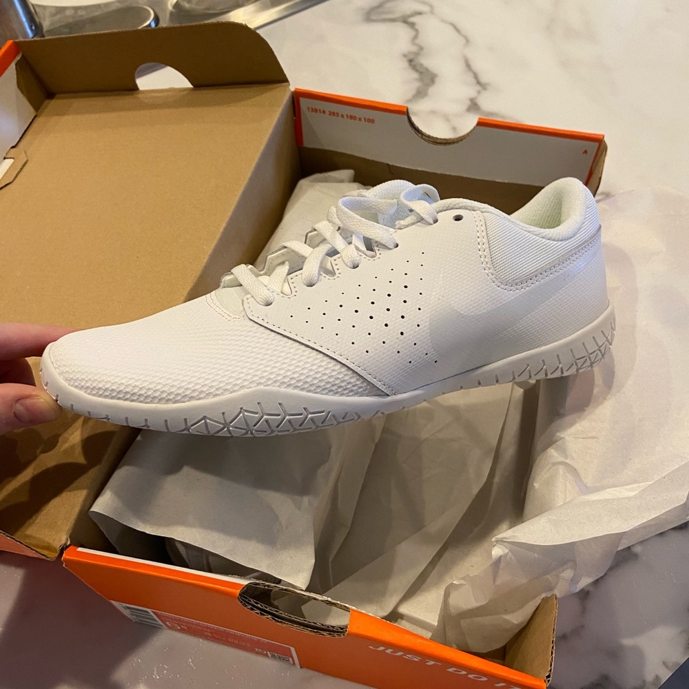 Nike Women’s Cheer shoes